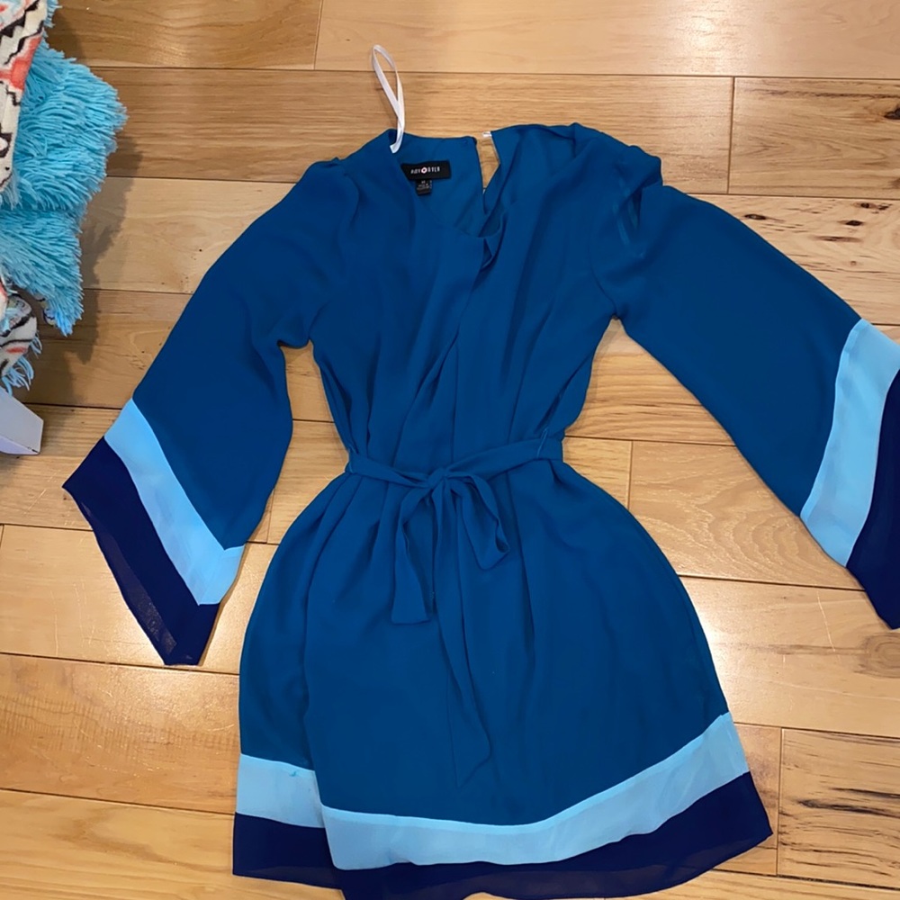 blue/teal dress